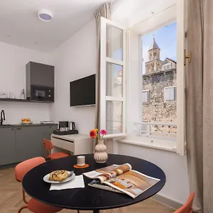 Piac Luxury , Split Croatia